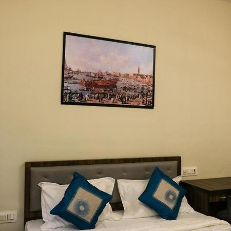 Hotel Vrc Bombaj Exteriér fotografie